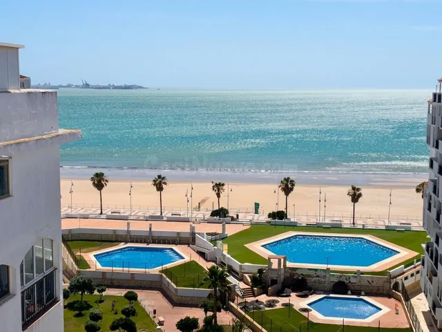 Espectacular 6ª planta con vistas al mar, terraza, garaje y 
