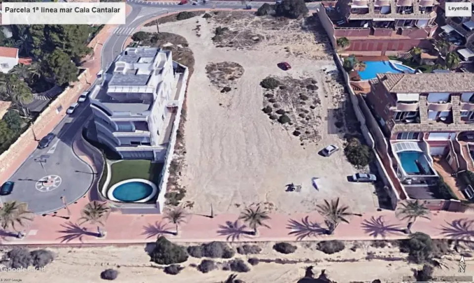 Espectacular parcela Urbana en primerisima linea del mar, zona Cala Cantalar