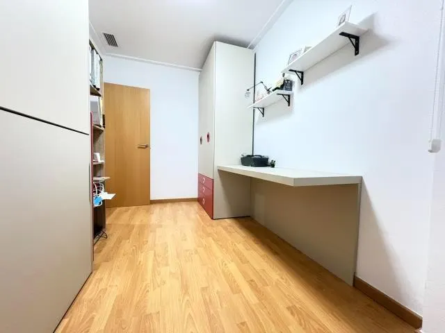 Piso 3 habitaciones en venta - Avenida libertad — 16