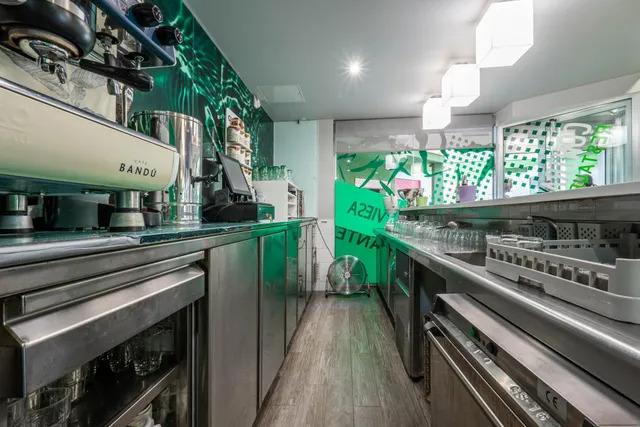 Venta de cafetería La Contraviesa de 160 m2  junto a Alcampo — 23