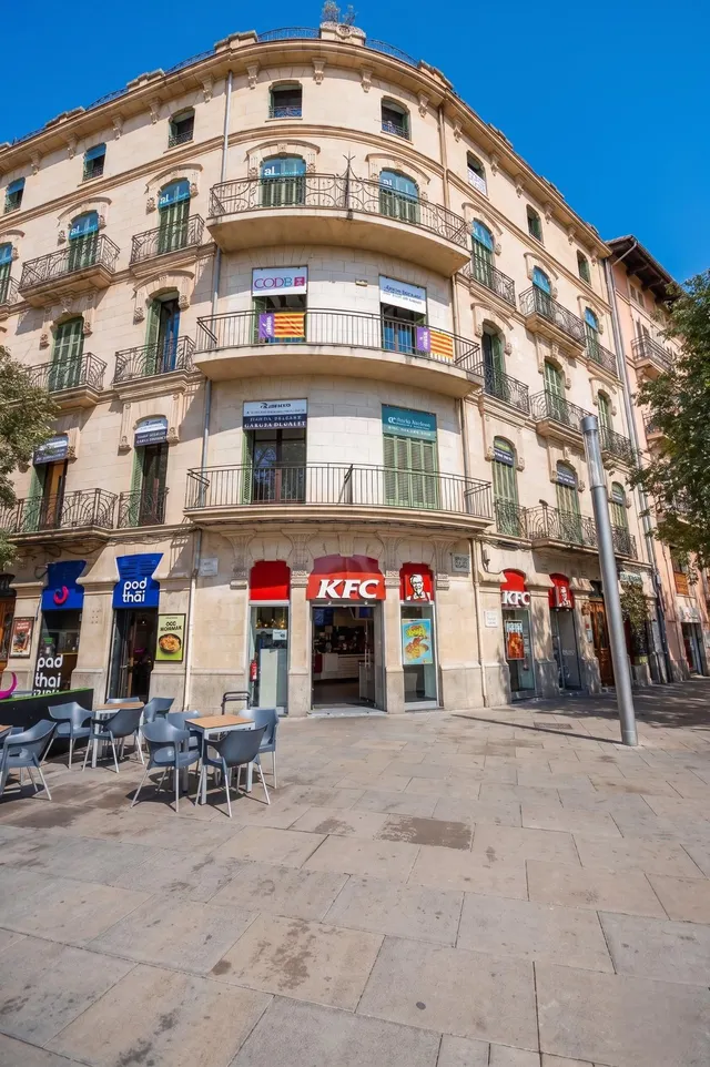 TU REFUGIO URBANO EN EL CENTRO DE LA CIUDAD — 20