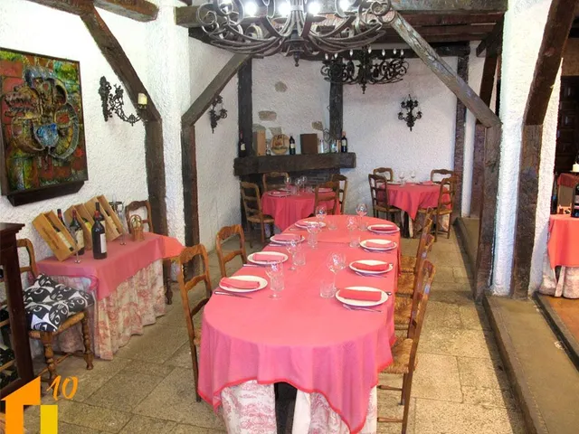 Se alquila o vende Bar Restaurante en avd. Constitucion — 17