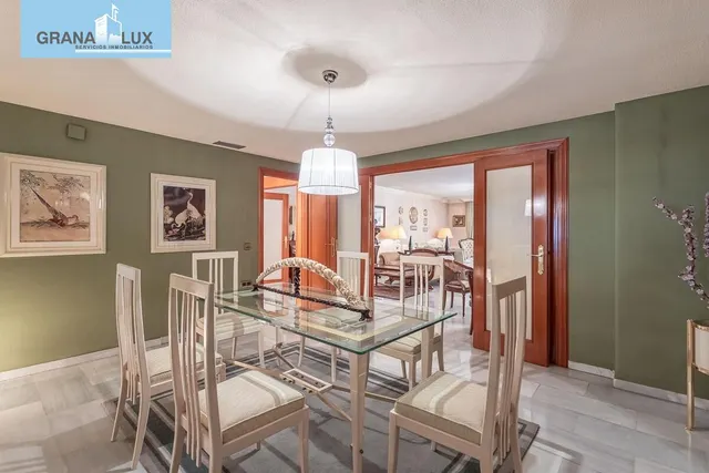 EXCLUSIVO PISO CON JARDÍN PRIVATIVO EN UNA DE LAS MEJORES URBANIZACIONES DE GRANADA — 23