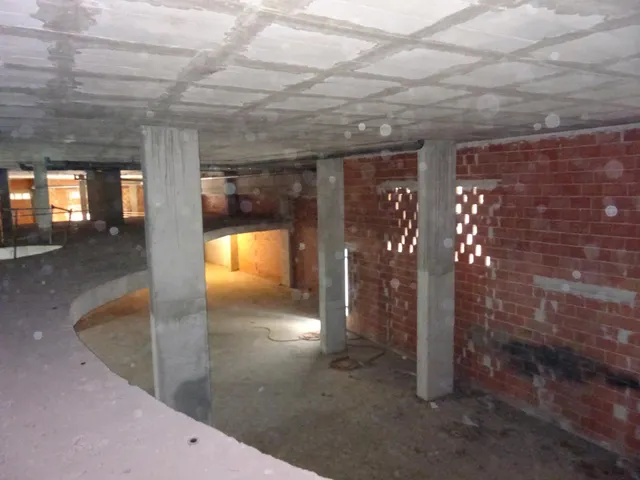 LOCAL COMERCIAL DE 945 M2 EN ZONA PEATONAL — 14