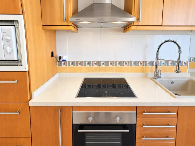 Piso reformado en venta en Paterna, entre el Parque Central  - foto 2