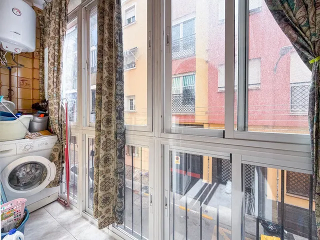 Piso de 2 dorm. reformado para entrar a vivir. — 26