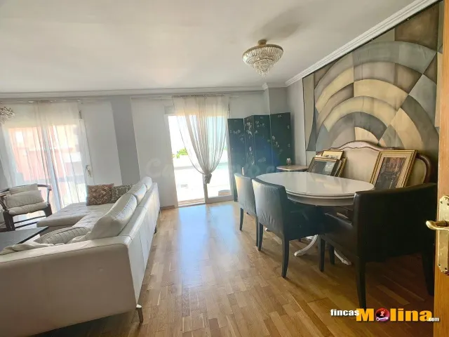 En venta Exclusiva vivienda situada a escasos metros de la p - foto 4