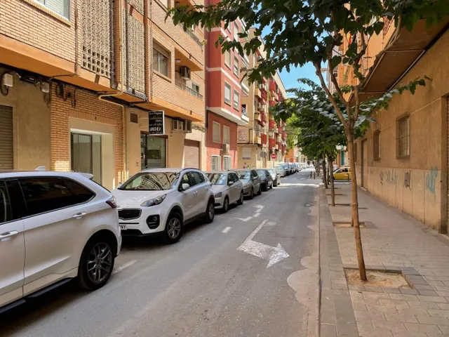 LOCAL COMERCIAL 363M2 CON PLAZA DE GARAJE JUNTO A RENFE — 5