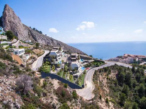 Nuevo proyecto de 4 villas de lujo de estilo moderno con vistas al mar y piscina privada. — 12