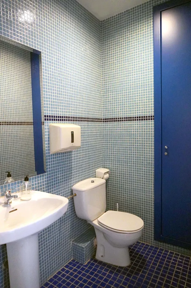 Local comercial 164m² en alquiler - Juan Carlos I — 31