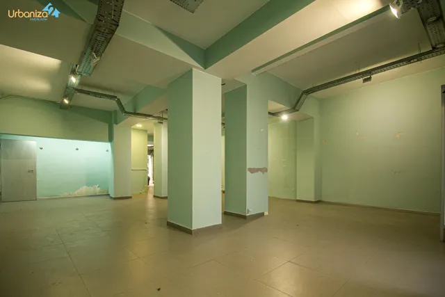 LOCAL COMERCIAL CALLE MENACHO BADAJOZ — 4