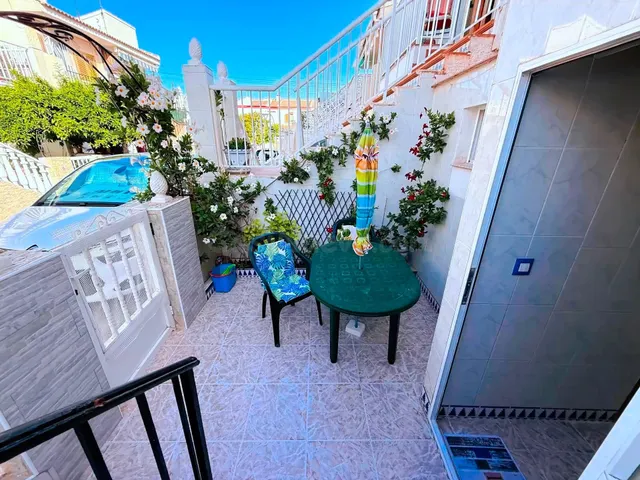 Piso ideal para vivir o invertir en Los Alcázares - foto 2