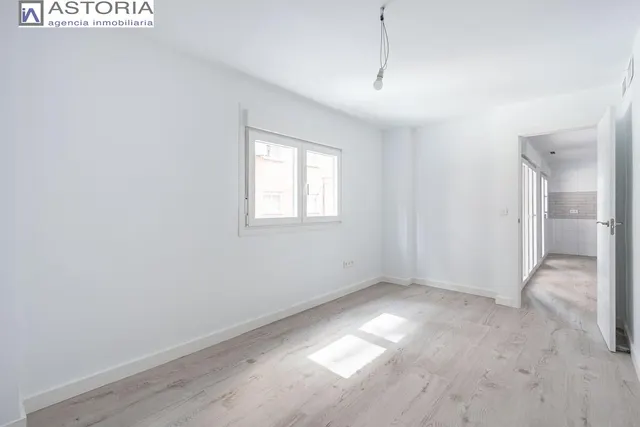 Piso reformado en Avenida Barcelona — 14