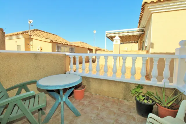 Villa 3 habitaciones 83m² en venta - La Zenia — 28