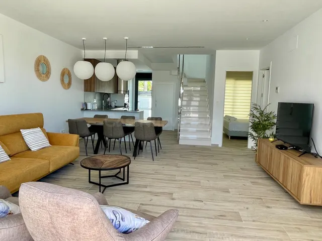 SE VENDE VILLA INDEPENDIENTE EN GUARDAMAR DEL SEGURA, 3 habi - foto 5