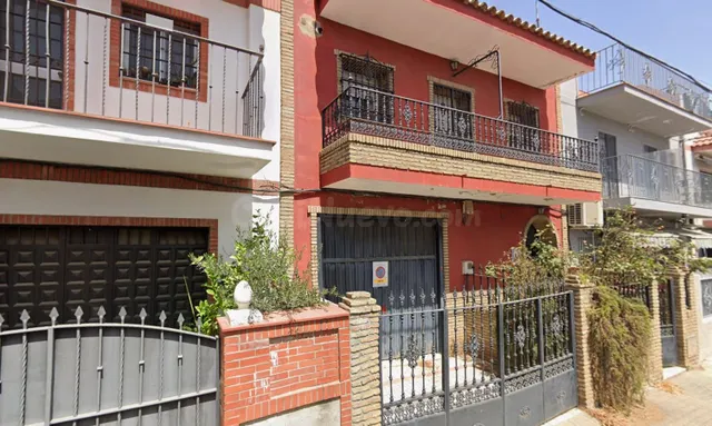 VENTA CASA EN SEVILLA - ALQUILADA — 2