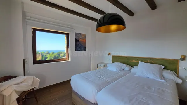 🏡  Casona rústica en Ruiloba con vistas al mar: amplitud, carácter tradicional y máxima versatilidad residencial — 48
