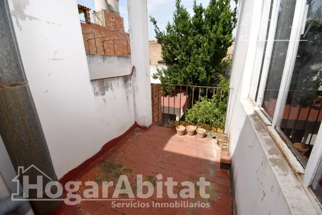 MAGNÍFICA CASA CON DOS VIVIENDAS INDEPENDIENTES Y TERRAZA, CERCA DEL CENTRO — 28