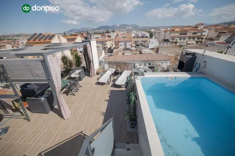 ÁTICO DÚPLEX CON PISCINA EN MARACENA