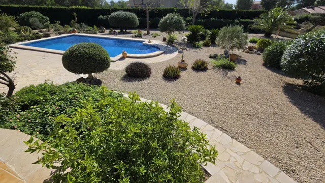 Chalet con piscina, gran parcela y licencia turística — 27