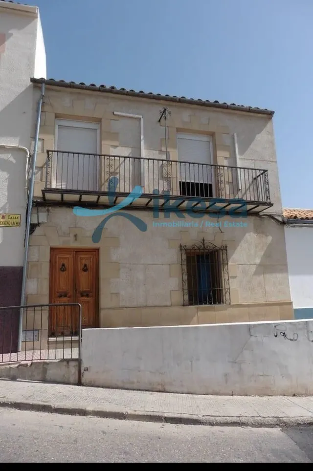 Venta de Casa en Úbeda, Jaén. Activo Inmobiliario Sin Posesi