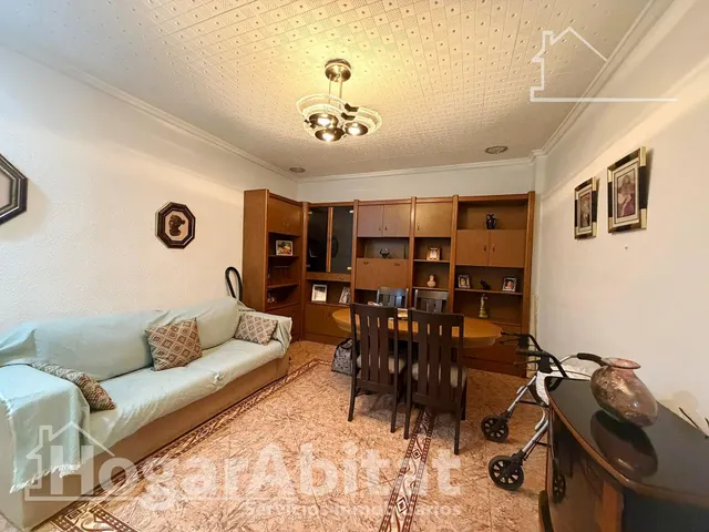 ¡En buena zona! Casa amplia y luminosa con gran terraza y balcón — 33