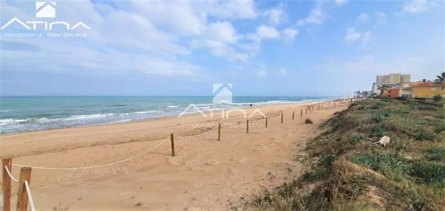 Apartamento con vistas abiertas al mar situado en primera línea de la playa de Guardamar — 17