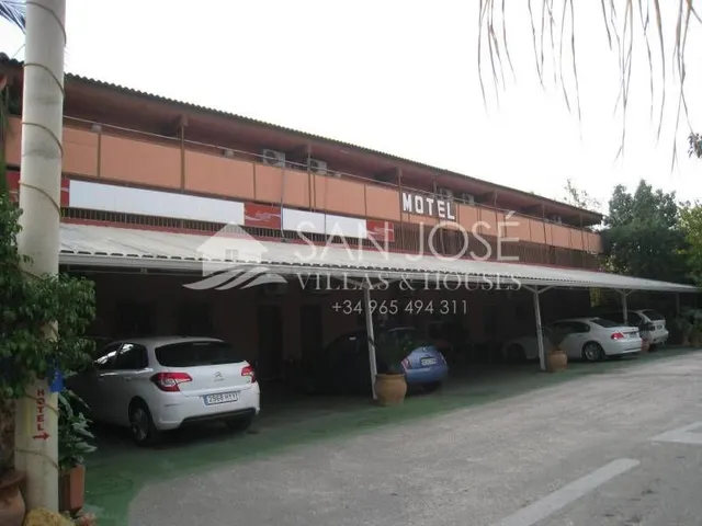 VENTA DE MOTEL EN ASPE DE 32 HABITACIONES, PRECIO NEGOCIABLE - foto 3