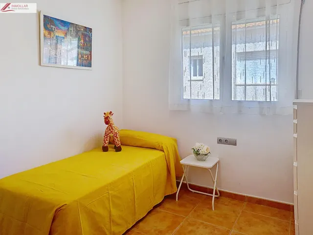 En venta Chalet independiente con piscina — 9