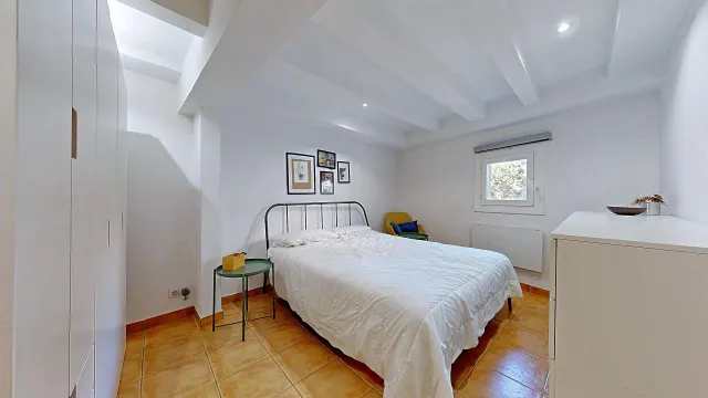 REFORMADO CON ENCANTO EN RAMBLA DEL POBLENOU – 6ª PLANTA SIN ASCENSOR — 30