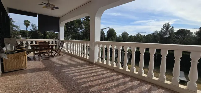 Chalet en venta en Olocau en Urbanización Pedralvilla. — 2