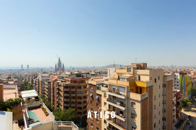 Atico con una terraza espectacular y vistas unicas sobre Barcelona — 4