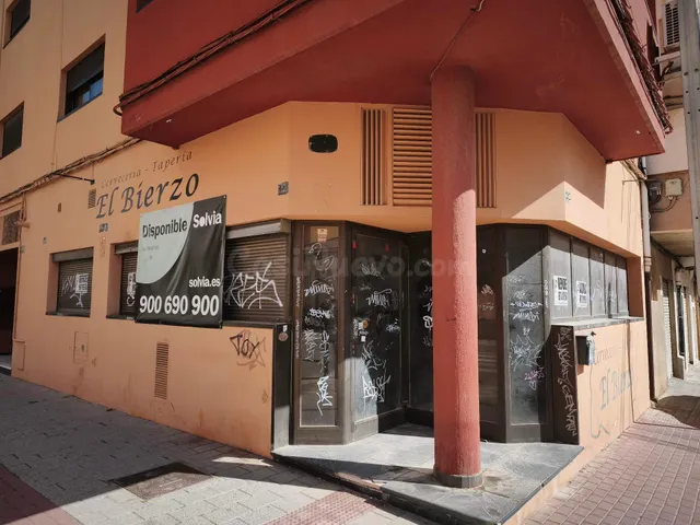LOCAL COMERCIAL ACONDICIONADO COMO BAR O RESTAURANTE