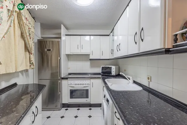 Piso con garaje y trastero en Almuñecar — 8