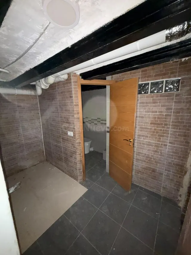 LOCAL COMERCIAL EN CALLE RAURIC, JUNTO A PLAÇA REIAL Y LAS R - foto 5