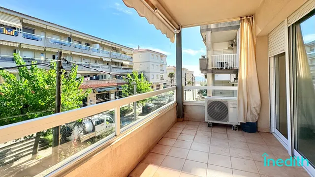 A 50 metros de la playa, Piso impecable con terraza, vistas , parking, trastero y piscina — 9