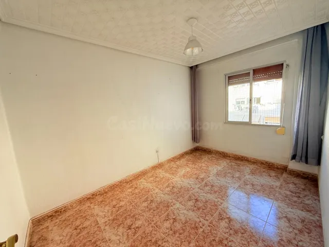 PISO EN BUENA ZONA, METRO AMISTAT, MUY LUMINOSO, A POCA DIST - foto 5