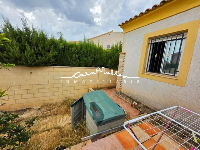 Chalet independiente en Polop con Terraza y Jardín Privado — 14