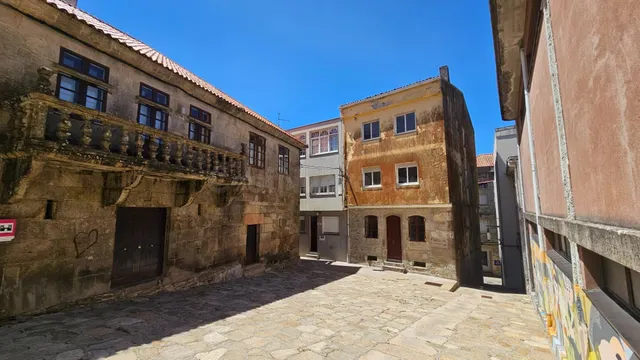 Venta edificio mixto en CEE, A Coruña