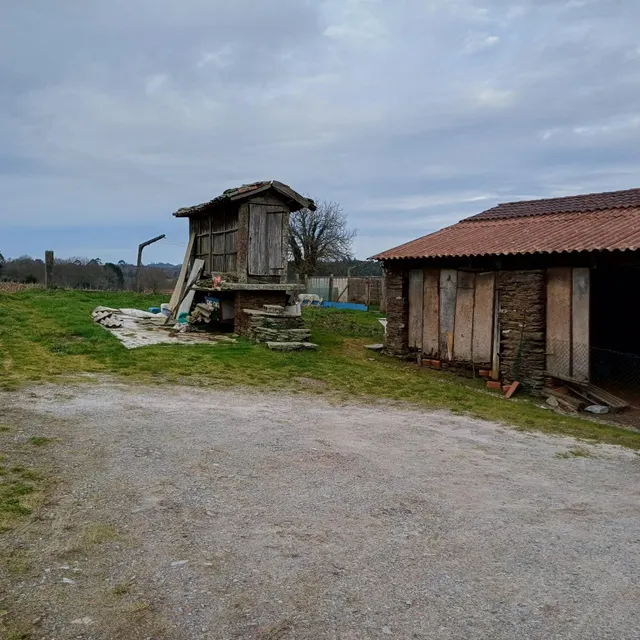 SE VENDE CASA DE ALDEA EN ARZUA PARA REFORMAR — 37