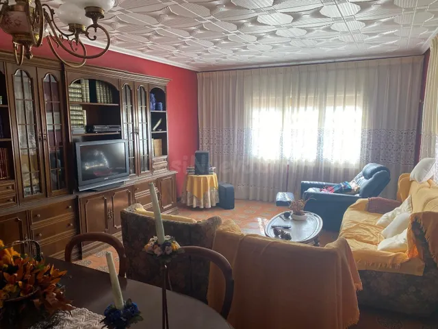PISO, GARAJE Y LOCAL EN VENTA EN CALAMOCHA - foto 4
