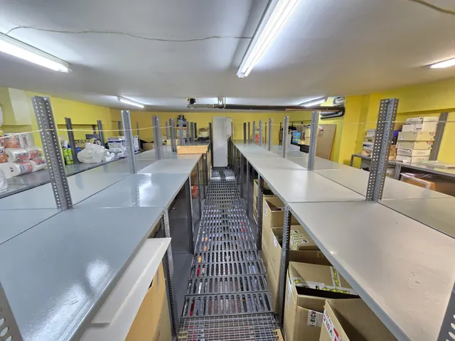 IDEAL INVERSORES. LOCAL COMERCIAL ALQUILADO EN BUENA ZONA COMERCIAL — 20