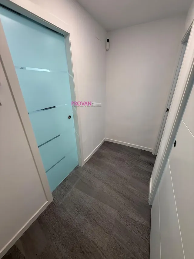 PISO REFORMADO EN ALQUILER CON 3 DORMITORIOS Y ASCENSOR !!! — 21