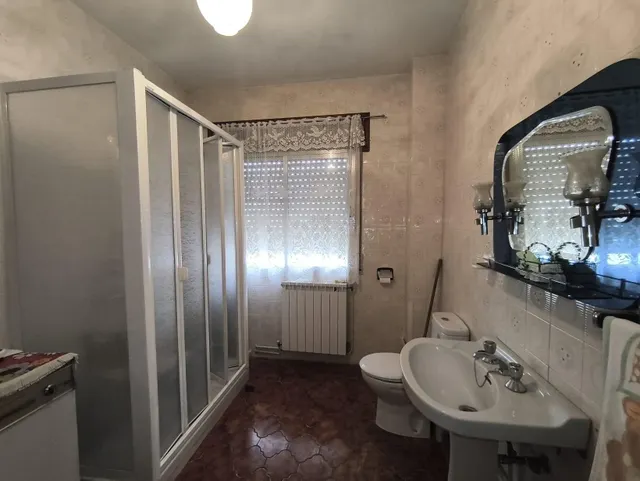 Amplia Casa en Noblejas - Oportunidad Única por €180,000 — 17
