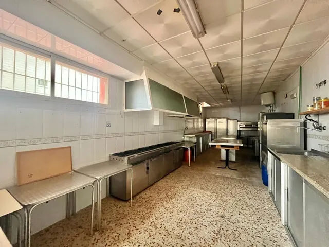 Local comercial 300m² en venta - Cabo cervera — 10