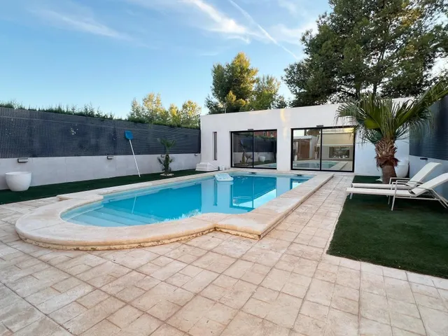 Moderno Pareado en Alenda Golf con Piscina y Sostenibilidad — 43