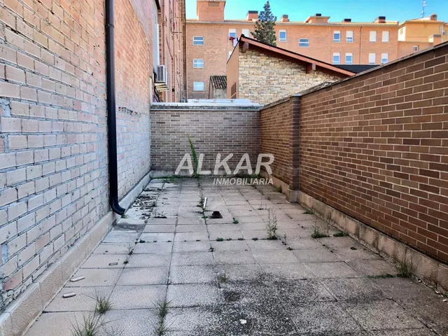 Bajera en venta o alquiler en el centro de Tudela - foto 4