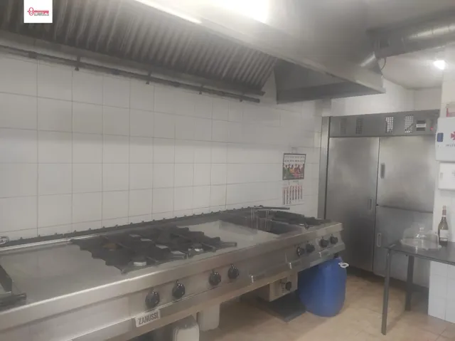 En Villatoro. Se vende restaurante en pleno funcionamiento — 12