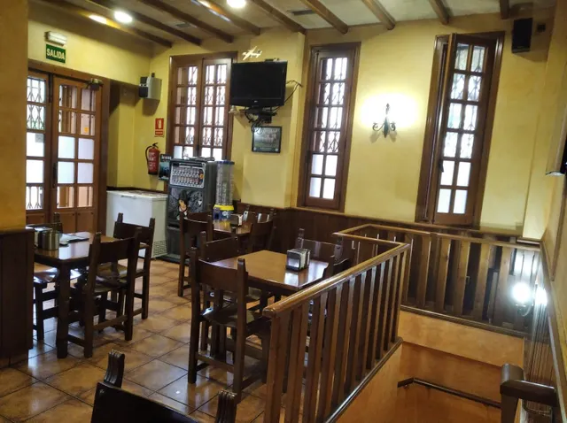 VENTA DE LOCAL Y NEGOCIO HOSTELERÍA EN ZAMORA ZONA LA VAGUADA — 2
