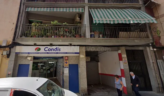 FANTÁSTICO PISO en Calle Doctor Torres i Bages 15 de Santa C